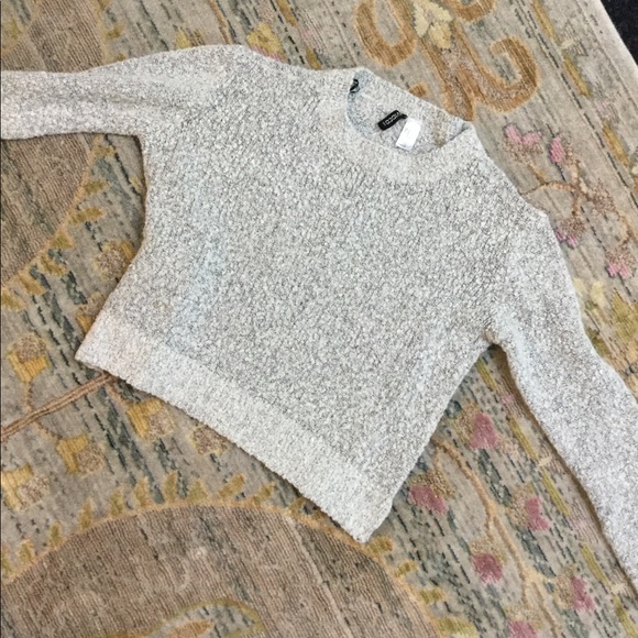 Divided gray fuzzy sweater - Picture 2 of 6